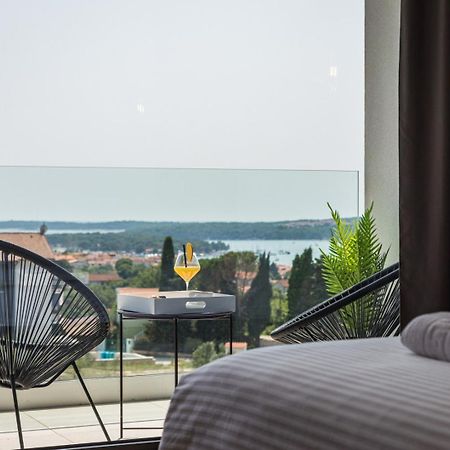 Luxury Taboo Villa & Spa In Medulin For 8 People With Heated Pool- Wellness & Sea View Kültér fotó